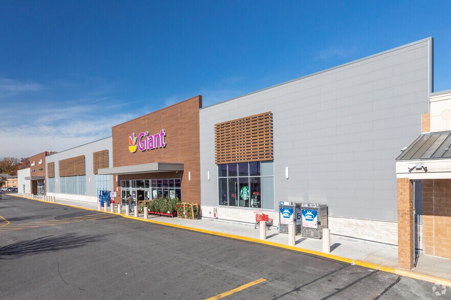 More Photos Of 6364 Springfield Plz, Springfield Unknown For Lease