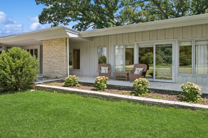 More Photos Of W1800 County Road B, Genoa City Specialty For Sale