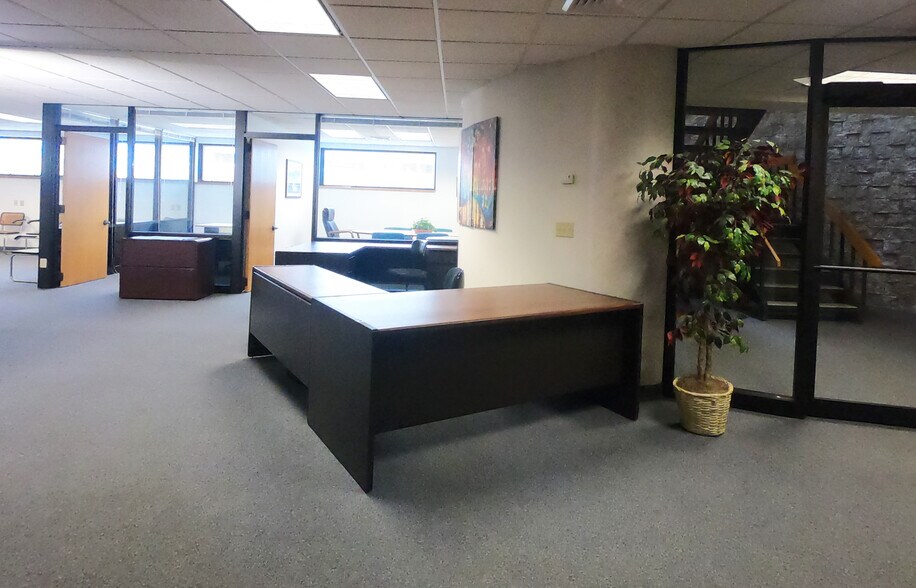 More Photos Of 2204 E Moreland Blvd, Waukesha Office For Sale
