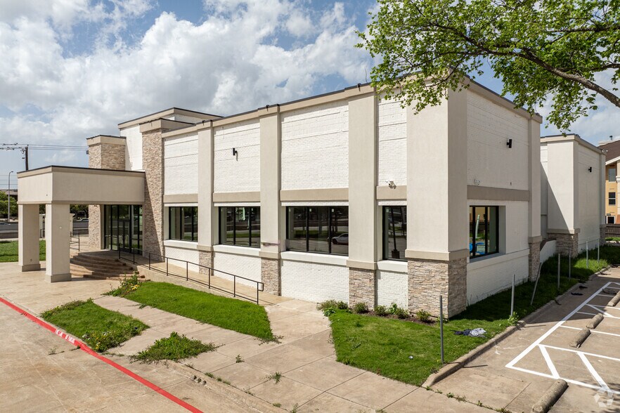 More Photos Of 18438 Dallas Pky, Dallas General Retail For Sale