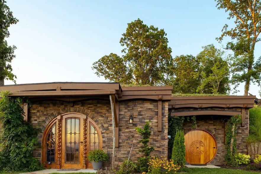 More Photos Of 75 Treehouse Hvn, Asheville Multifamily For Sale