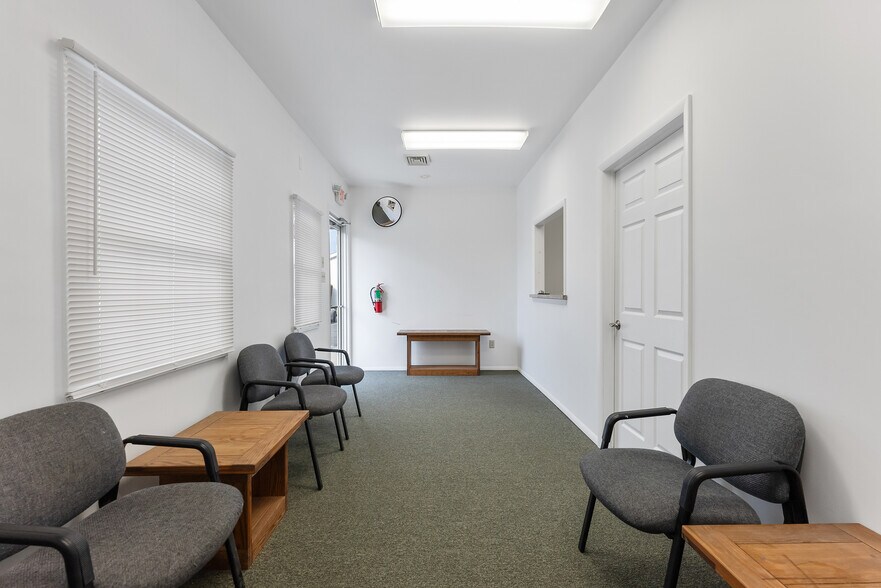 More Photos Of 2004 Bayshore Rd, Villas Medical For Sale