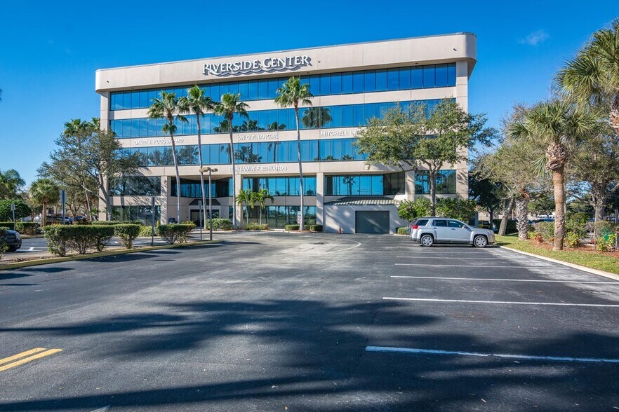 More Photos Of 930 Harper Blvd SW, Melbourne Medical For Lease