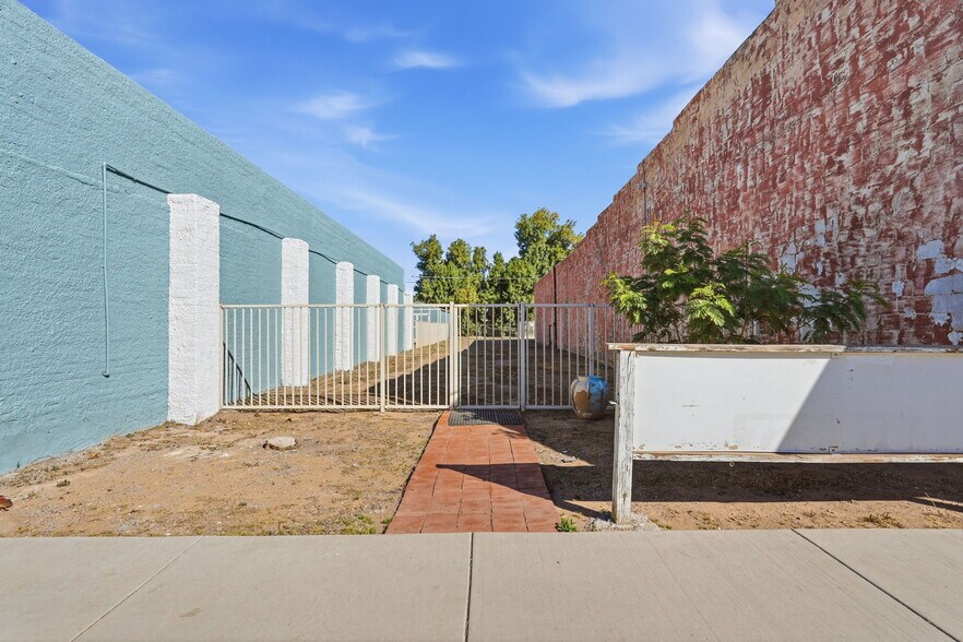 More Photos Of 236 W Coolidge Ave, Coolidge Storefront Retail Residential For Sale