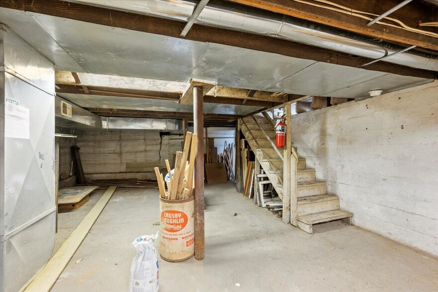 More Photos Of 207 Adams Ave, Canonsburg General Retail For Sale
