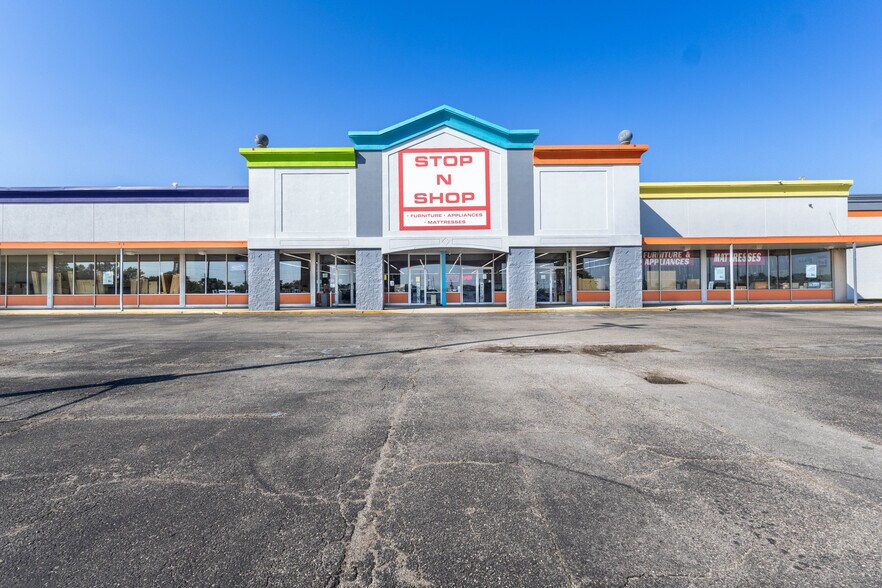 More Photos Of 8939 E 38th St, Indianapolis Unknown For Lease