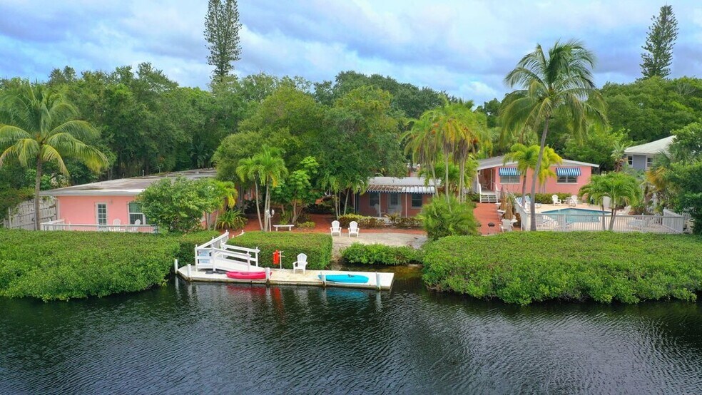 More Photos Of 8212 Midnight Pass Rd, Sarasota Hotel For Sale