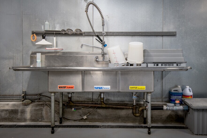 More Photos Of 810 Whispering Pines Ln, Grass Valley Refrigeration Cold Storage For Sale