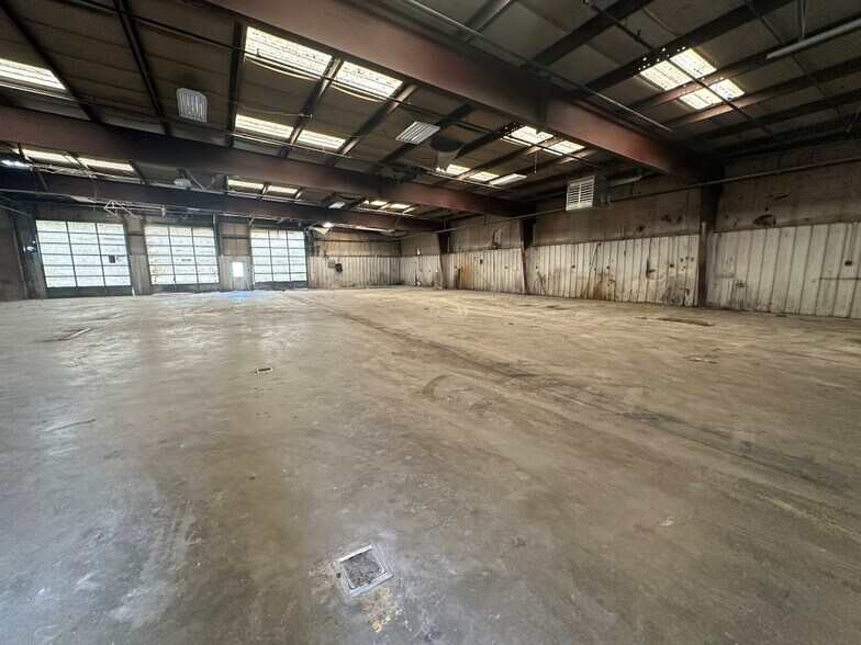 More Photos Of 1662 Murfreesboro Rd, Woodbury General Retail For Sale