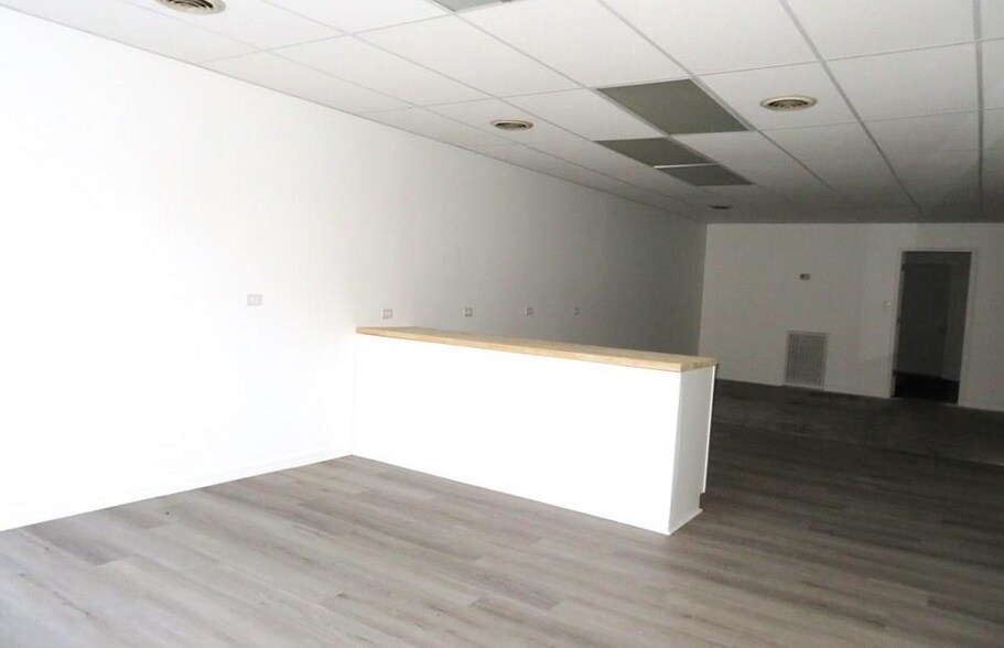 More Photos Of 15 E 11th St, Roanoke Rapids Storefront Retail Office For Sale