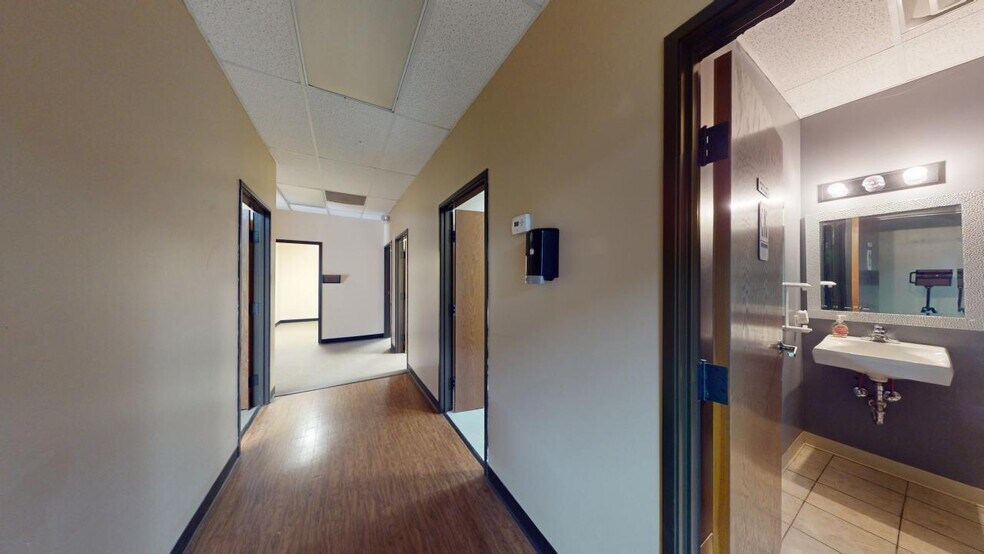 More Photos Of 8240 E 111th St, Bixby Light Distribution For Lease