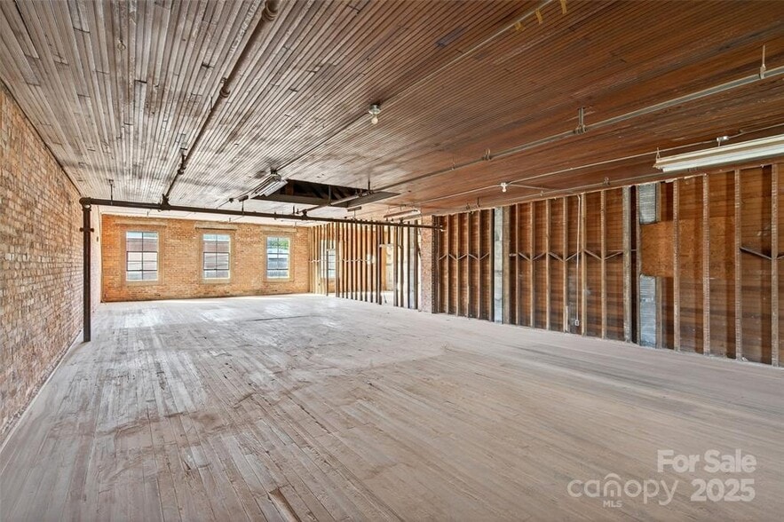 More Photos Of 47 Catawba ave, Old Fort Flex For Sale