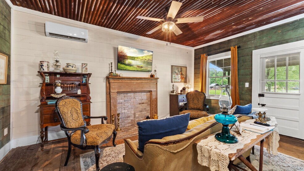 More Photos Of 1010 Conway St, Washington Specialty For Sale