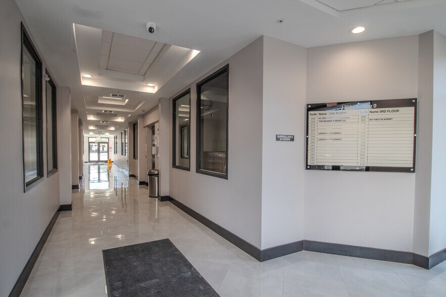 More Photos Of 13564 Village Park Dr, Orlando Office For Lease