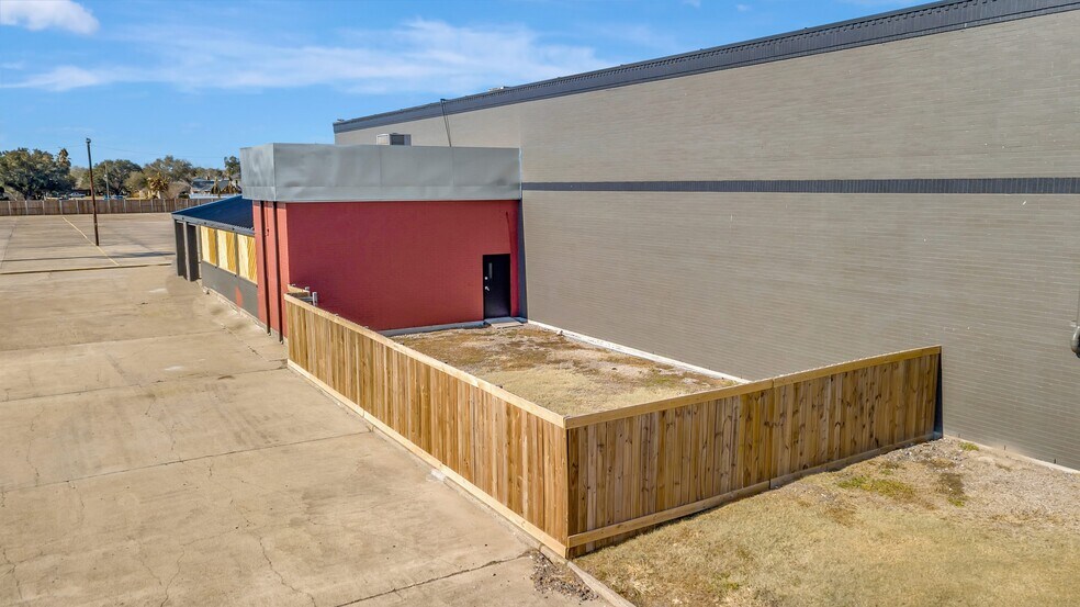 More Photos Of 4106 Houston Hwy, Victoria General Retail For Lease