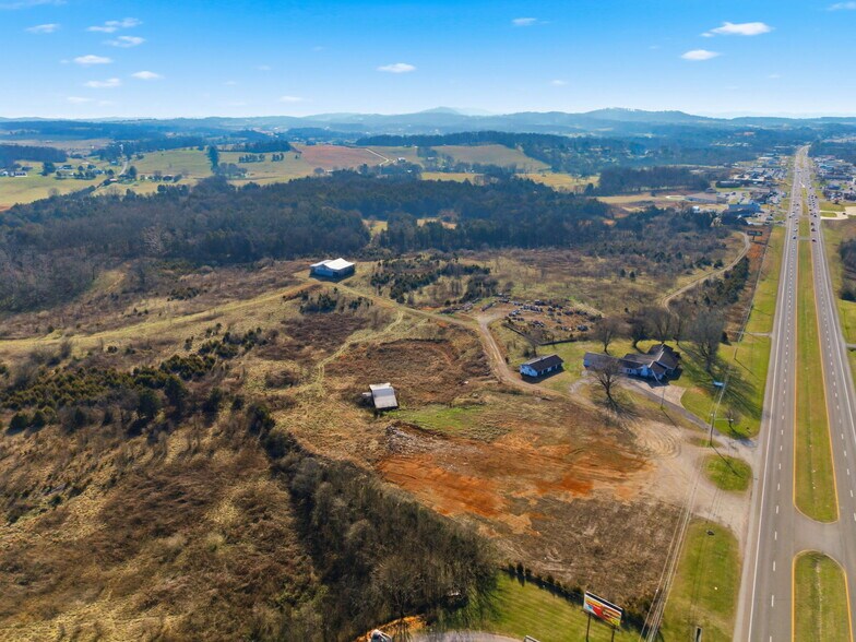 More Photos Of 803 E Broadway Blvd, Jefferson City Warehouse For Sale