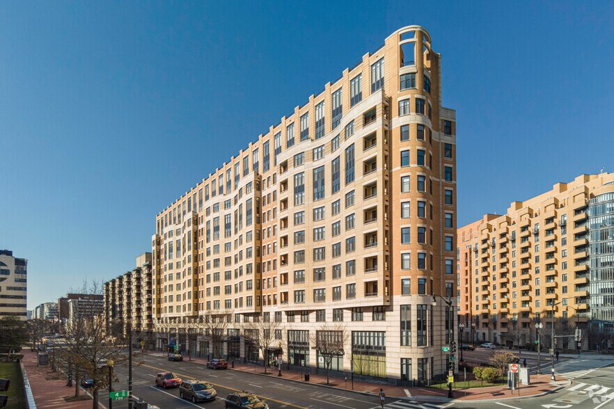 Primary Photo Of 400 Massachusetts Ave NW, Washington Apartments For Sale
