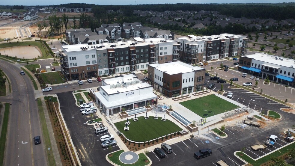 More Photos Of 800 Sisk Ave, Oxford General Retail For Lease