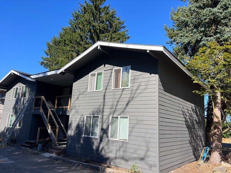 More Photos Of 10443 17th Ave SW, Seattle Multifamily For Sale