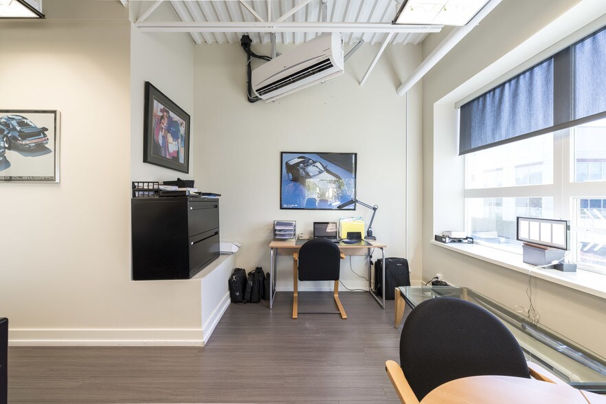 More Photos Of 618 E Kent Ave S, Vancouver Light Distribution For Sale