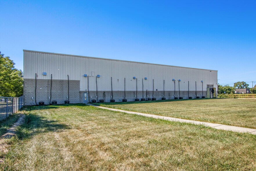 More Photos Of 23605 Regency Park Dr, Warren Manufacturing For Sale