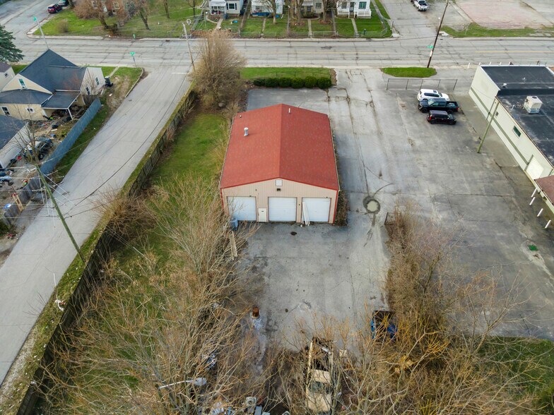 More Photos Of 4420 E 21st St, Indianapolis Service For Sale