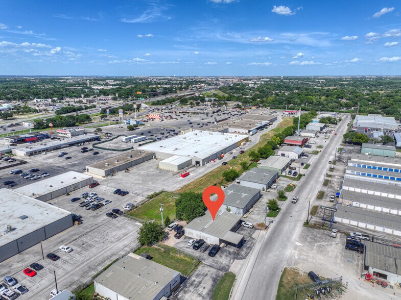 More Photos Of 242 Trade Center Dr, New Braunfels Warehouse For Lease