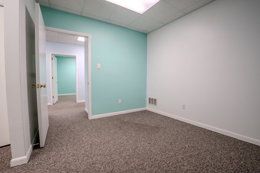 More Photos Of 717 Shore Rd, Somers Point Office For Sale