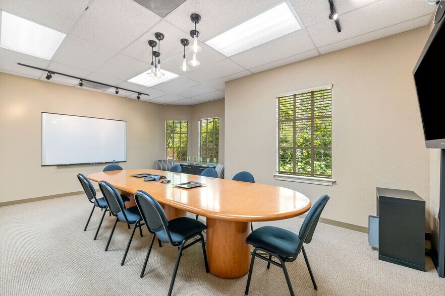 More Photos Of 2001 P St, Sacramento Office For Sale