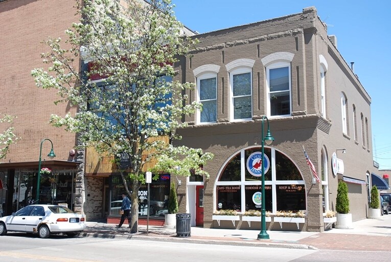 More Photos Of 127 S Union St, Traverse City Restaurant For Sale