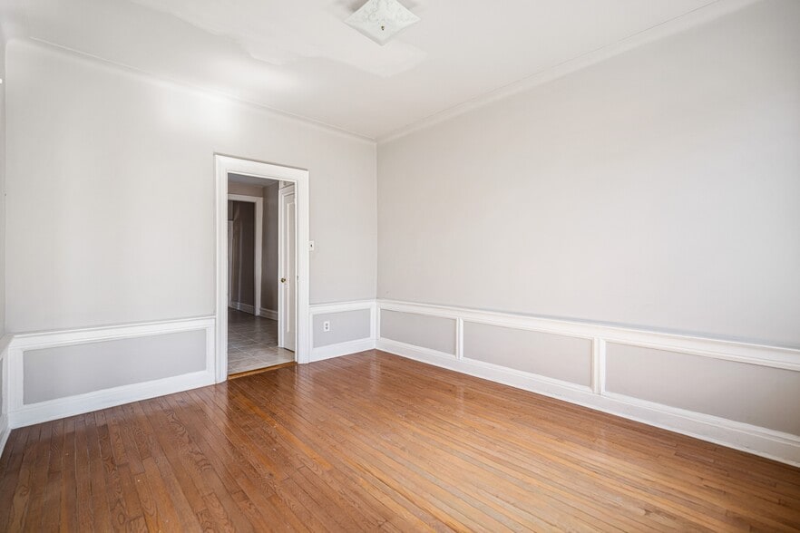 More Photos Of 596 Wyona St, Brooklyn Apartments For Sale