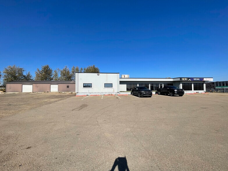 More Photos Of 10720 209th St, Edmonton Service For Sale