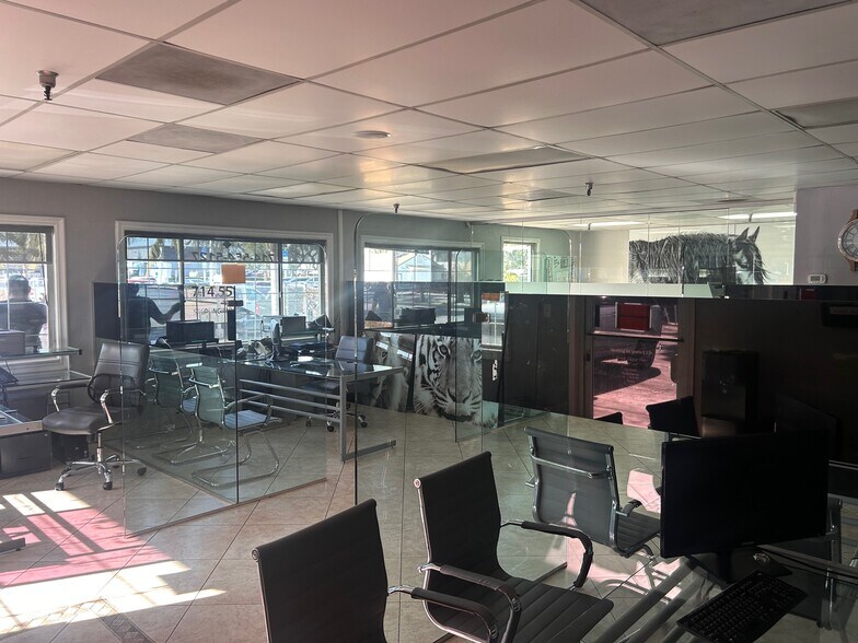 More Photos Of 909 N Harbor Blvd, Santa Ana Auto Dealership For Lease