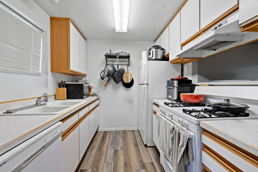 More Photos Of 2150 SW Canyon Dr, Redmond Apartments For Sale