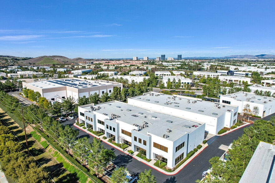 More Photos Of 64-76 Maxwell, Irvine Light Manufacturing For Lease