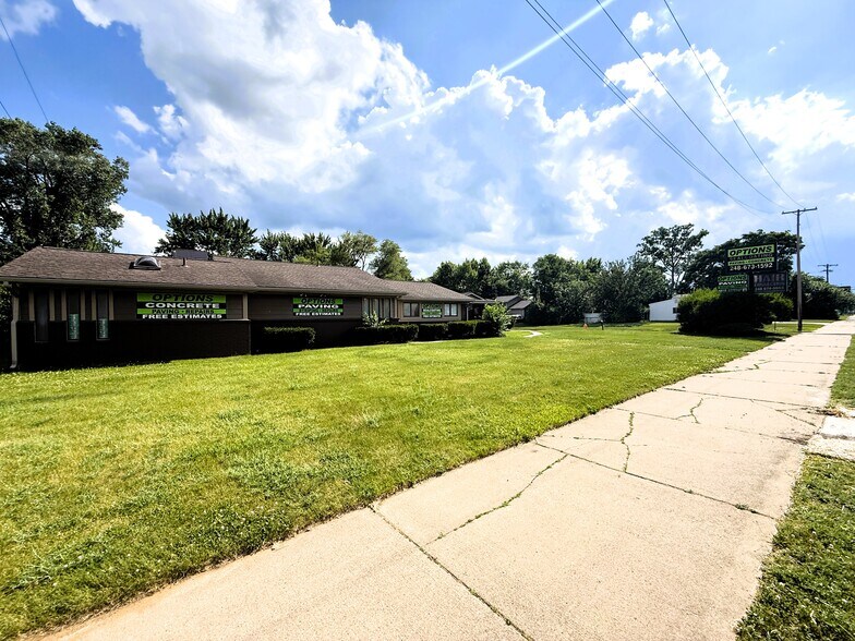 More Photos Of 5685 Highland Rd, Waterford Medical For Sale