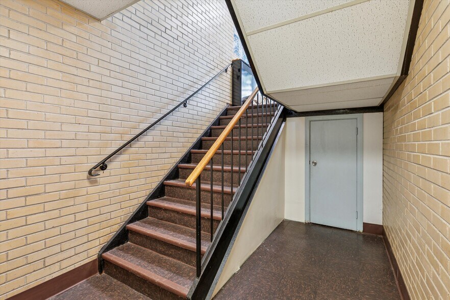 More Photos Of 119 S Easton Rd, Glenside Office For Sale
