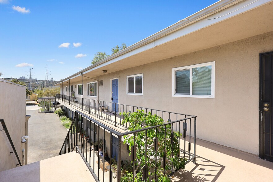 More Photos Of 3025 Glenhurst Ave, Los Angeles Apartments For Sale