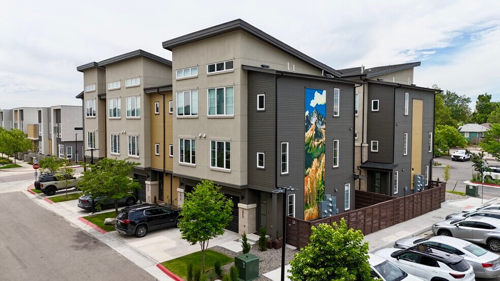 More Photos Of 2900 W Parkside Pl, Denver Apartments For Sale