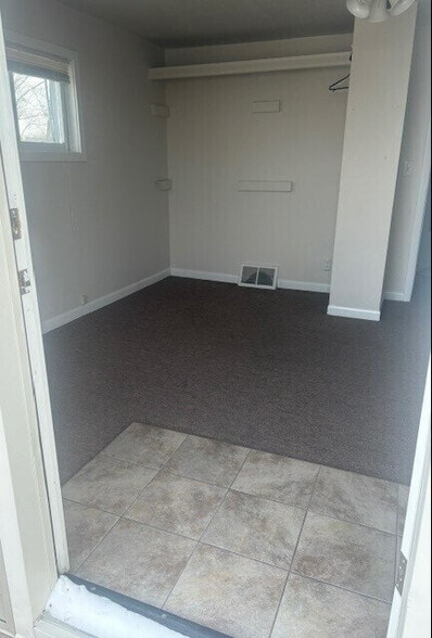 More Photos Of 10433 N Holly Rd, Holly Self Storage For Lease