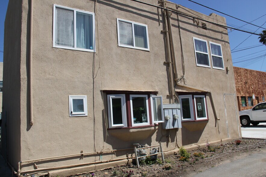 More Photos Of 2016-2020 E Main St, Ventura Storefront Retail Office For Sale