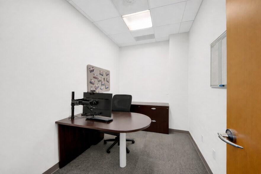More Photos Of 2001 Central Park Ave, Yonkers Office For Sale