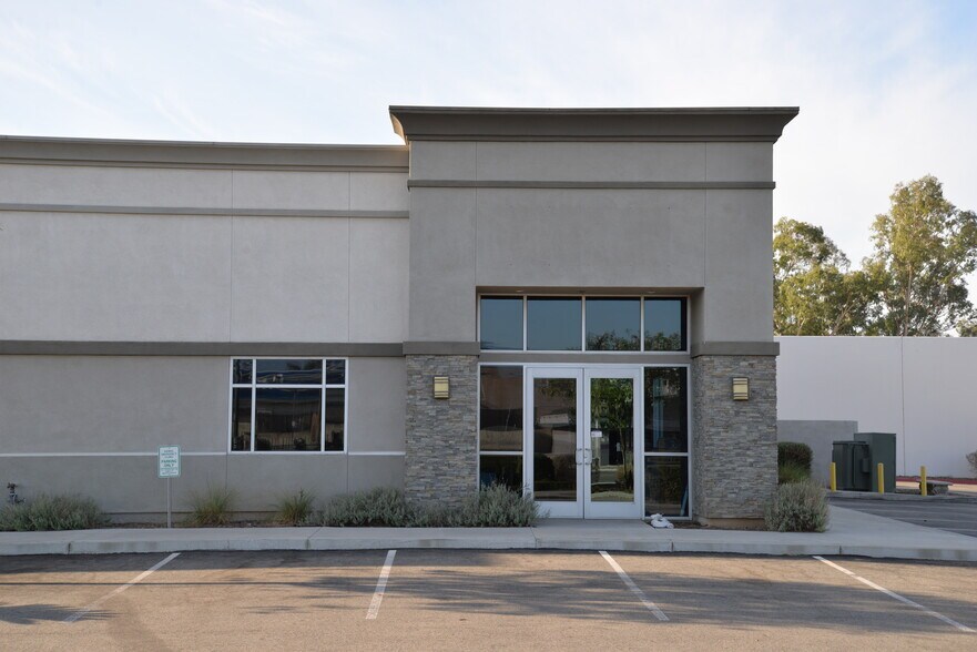 More Photos Of 22085 Commerce Way, Grand Terrace Storefront Retail Office For Lease