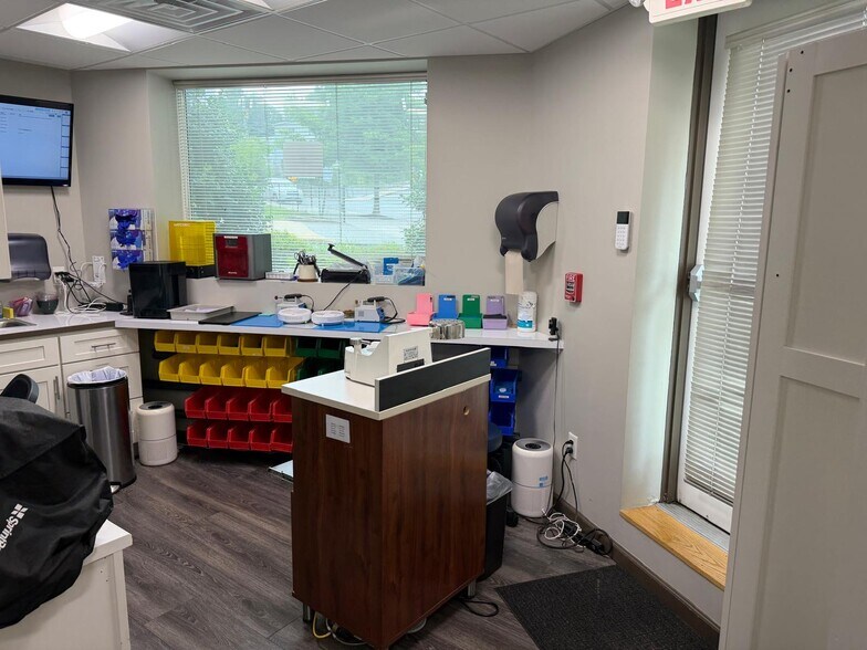 More Photos Of 131 Central Ave, Tarrytown Medical For Sale