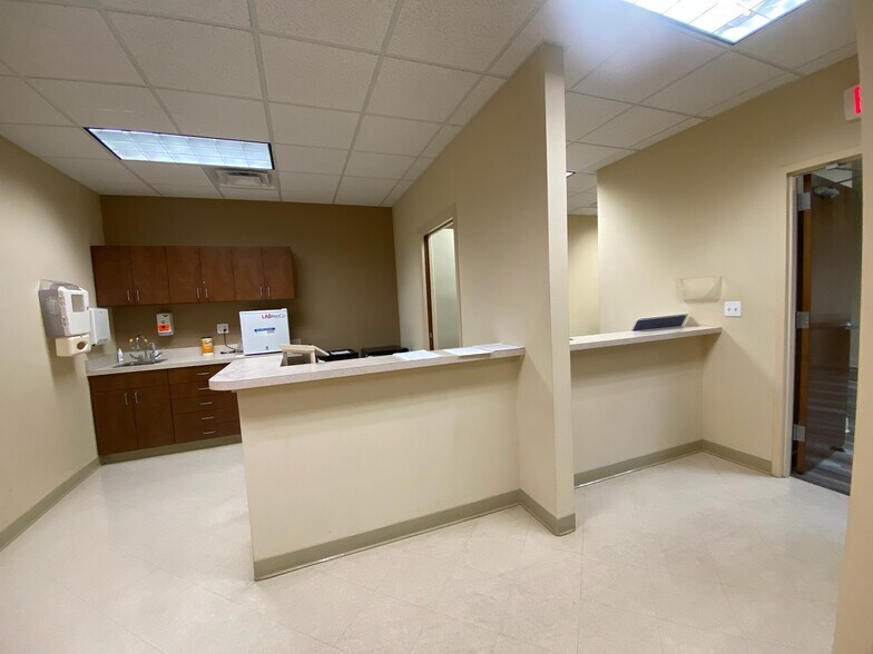 More Photos Of 725 N Ashley Ridge Loop, Shreveport Medical For Lease