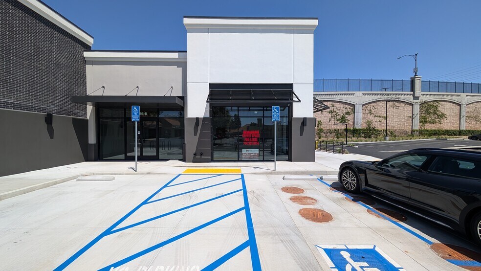 More Photos Of 2095 E Orangethorpe Ave, Placentia Fast Food For Lease