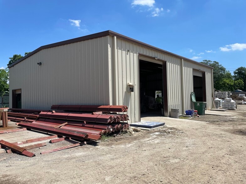 More Photos Of 7611 Schneider St, Houston Industrial For Sale