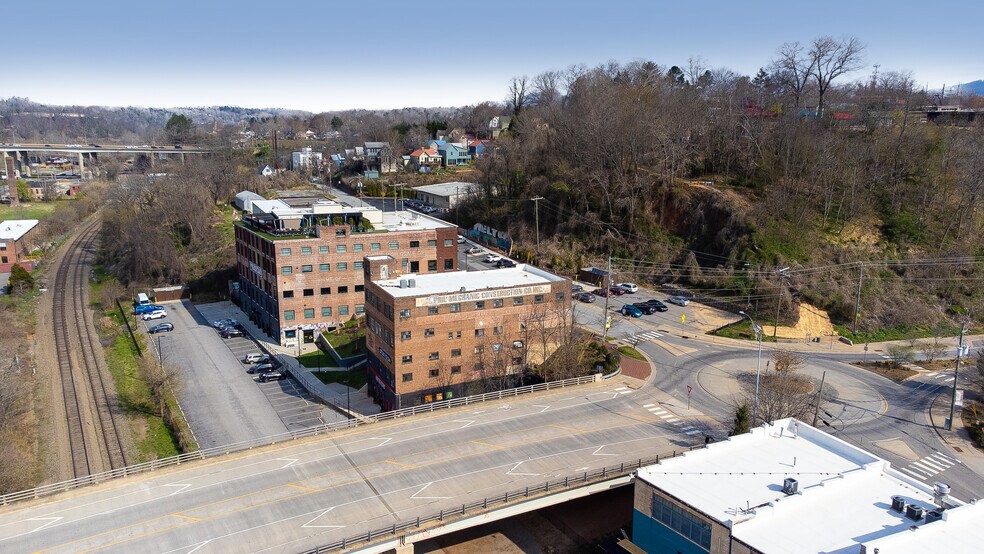 More Photos Of 109 Roberts St, Asheville General Retail For Sale