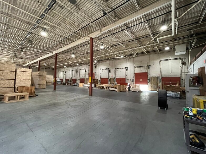 More Photos Of 9 Vose Farm Rd, Peterborough Manufacturing For Lease