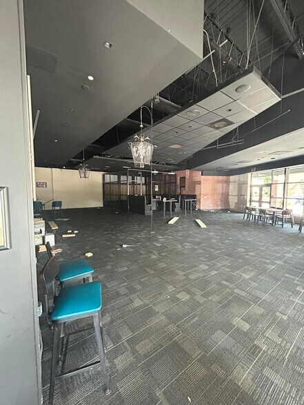 More Photos Of 730-760 Coleman Blvd, Mount Pleasant General Retail For Lease